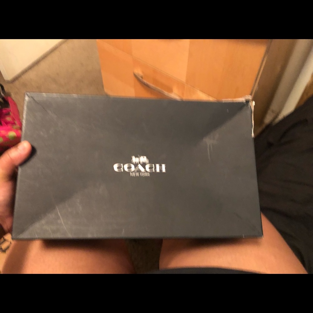 Shoes - Picture 5 of 6